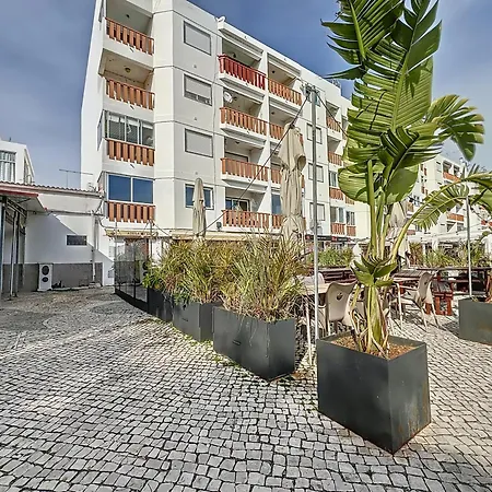 Na Primeira Linha Da Ria Formosa *